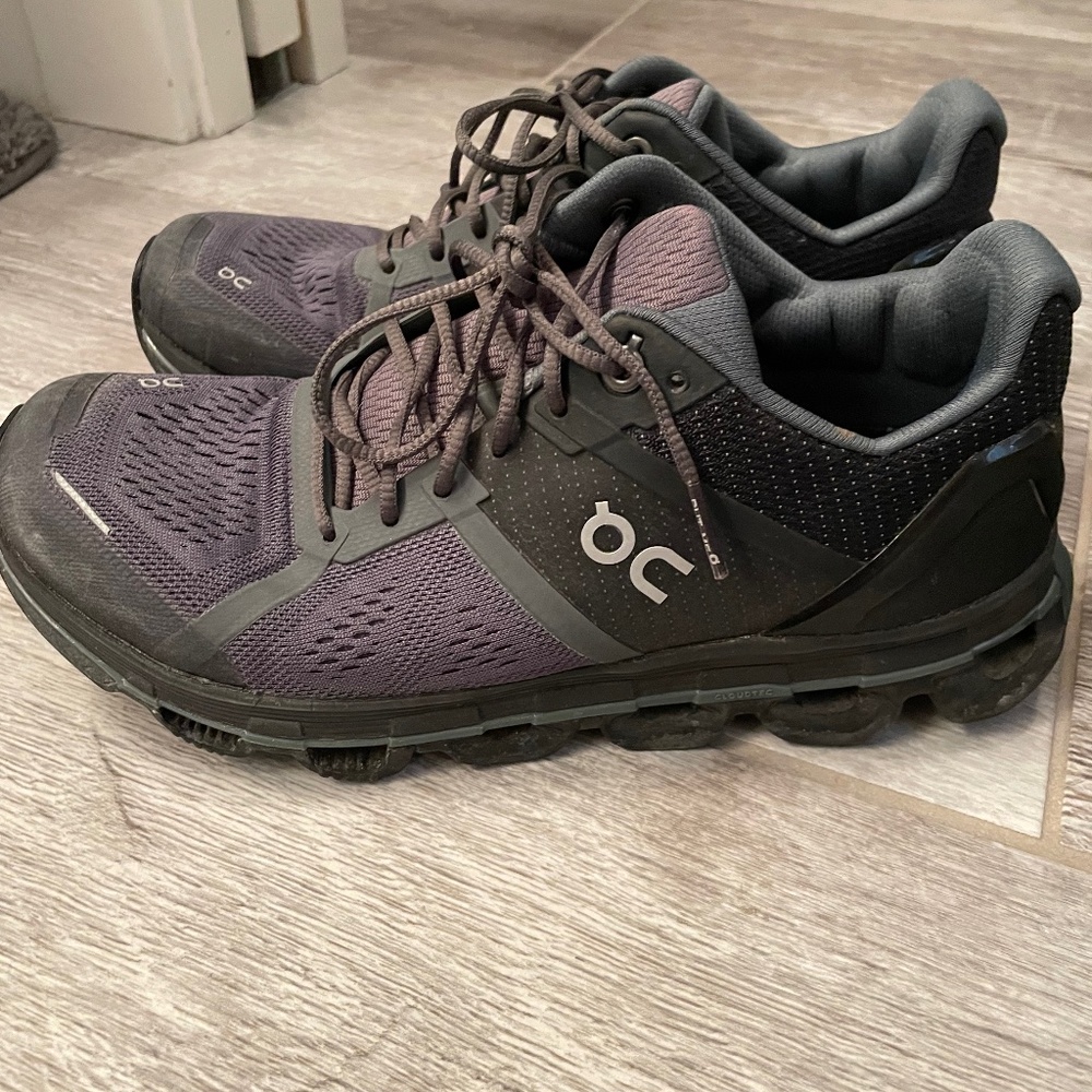 On Cloud shoes size 7